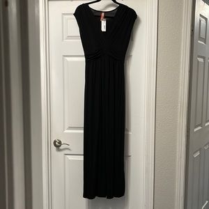 Gilli Jesse basket weave detailed Jersey Maxi dress. Black size Large